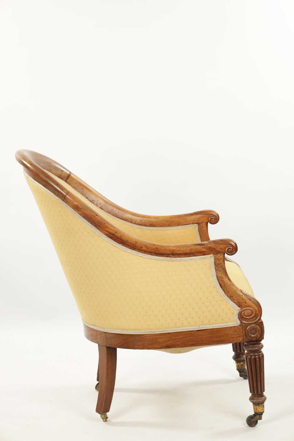 A REGENCY MAHOGANY LIBRARY TUB CHAIR IN THE MANNER OF GILLOWS - Image 9 of 13