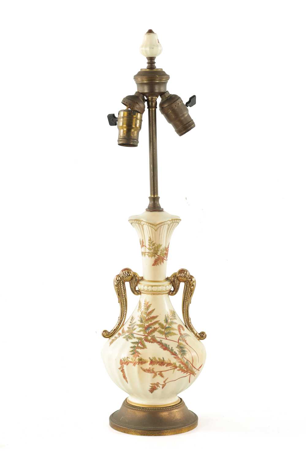 AN EARLY 20TH CENTURY BLUSH ROYAL WORCESTER TABLE LAMP