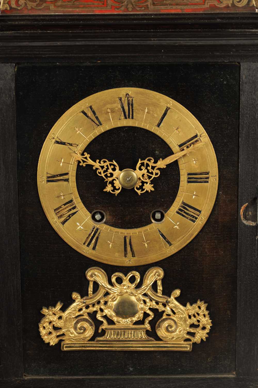 A LATE 19TH CENTURY FRENCH BOULLE MANTEL CLOCK - Image 4 of 10