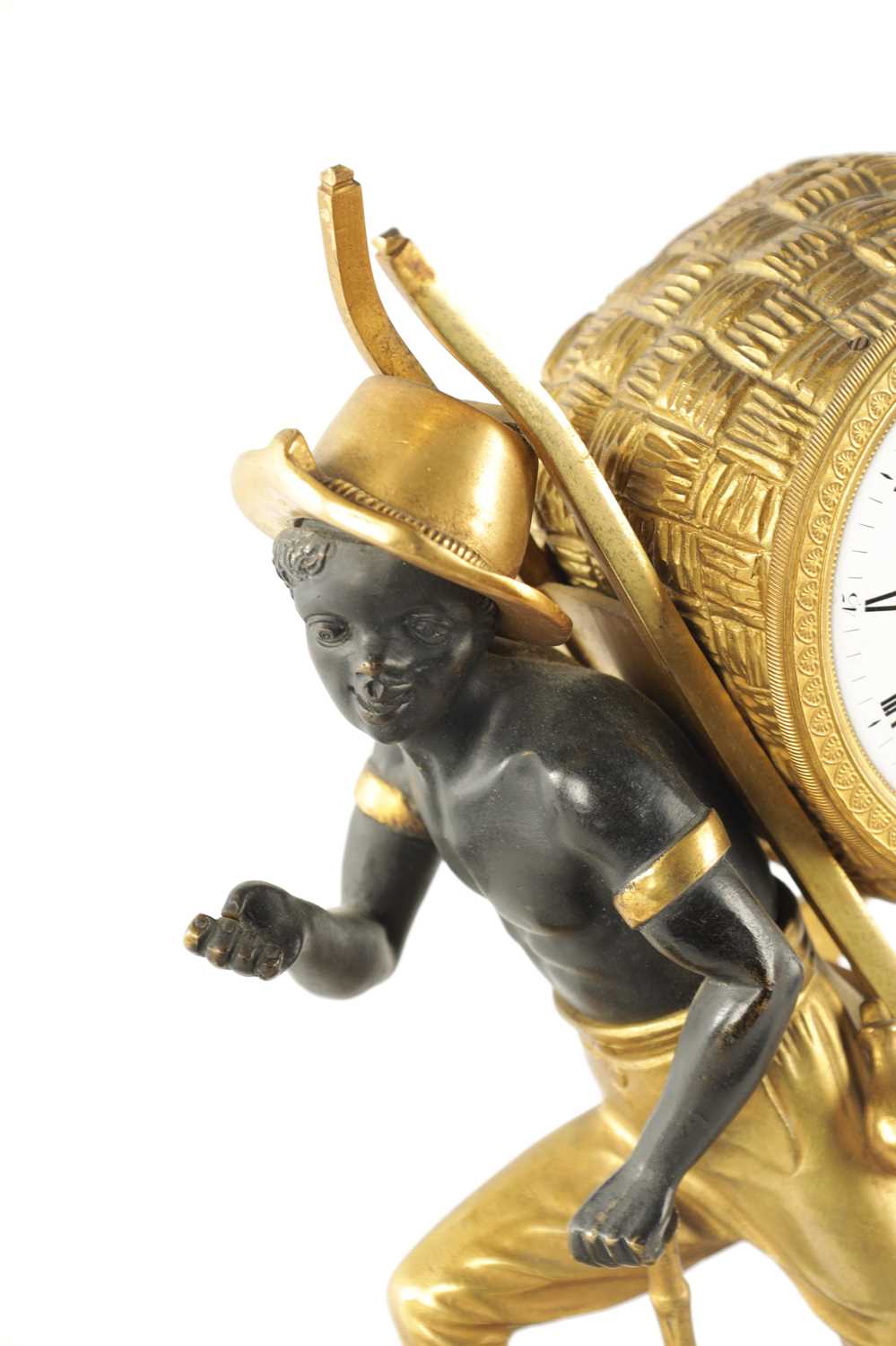 A FRENCH EMPIRE BRONZE AND ORMOLU BLACKAMOOR FIGURAL MANTEL CLOCK - Image 4 of 9