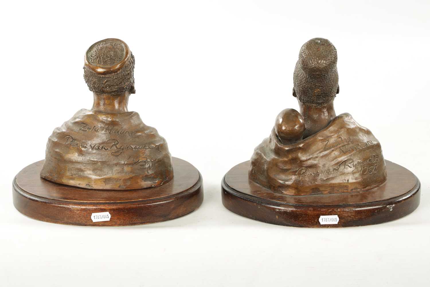 A PAIR OF 20TH CENTURY BRONZE SCULPTURES DEPICTING A ZULU WOMEN AND MAN BY PIERRE VAN RYNEVELD SIGNE - Image 8 of 10