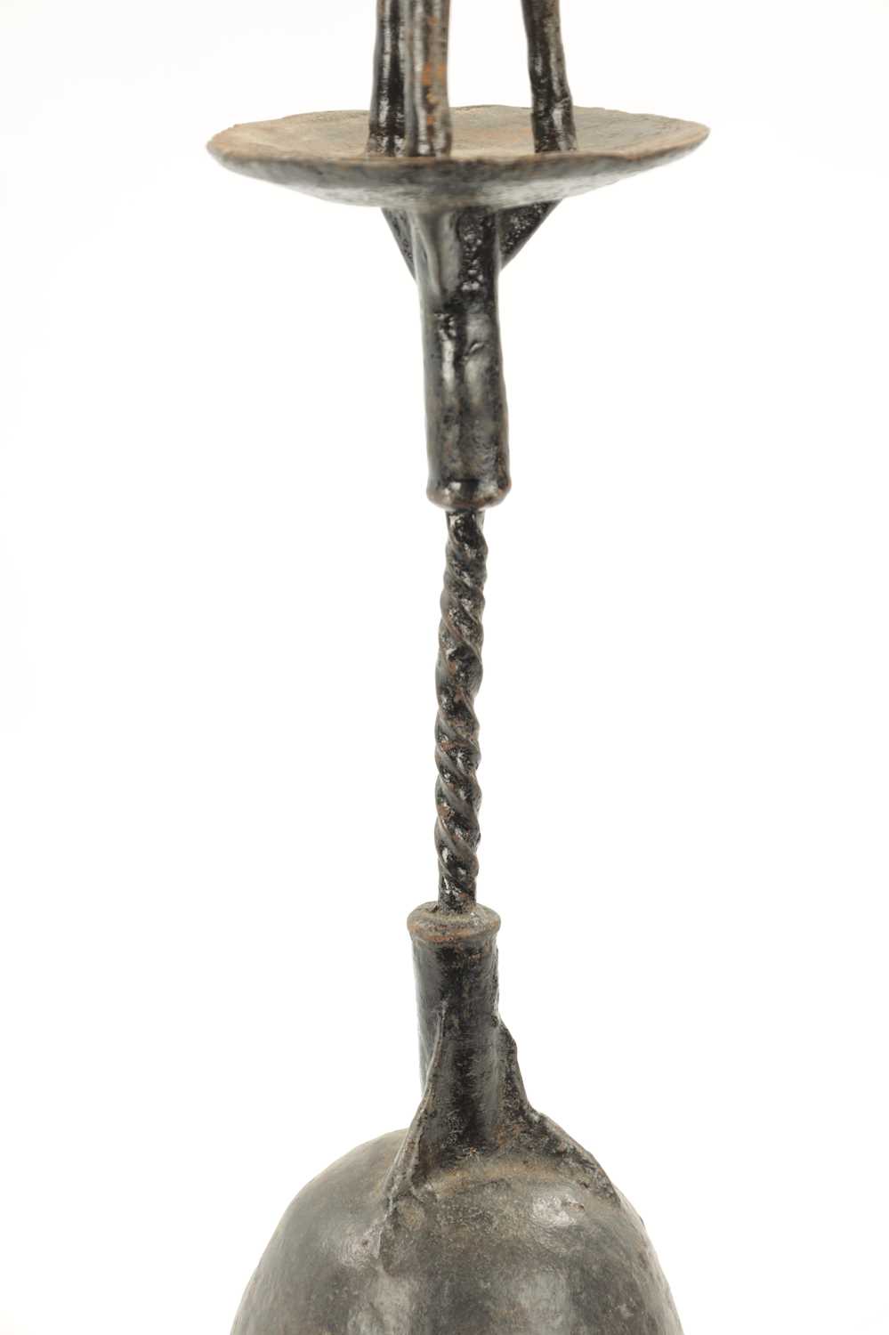 AN ANTIQUE CAST IRON TABLE CANDLESTICK - Image 5 of 5