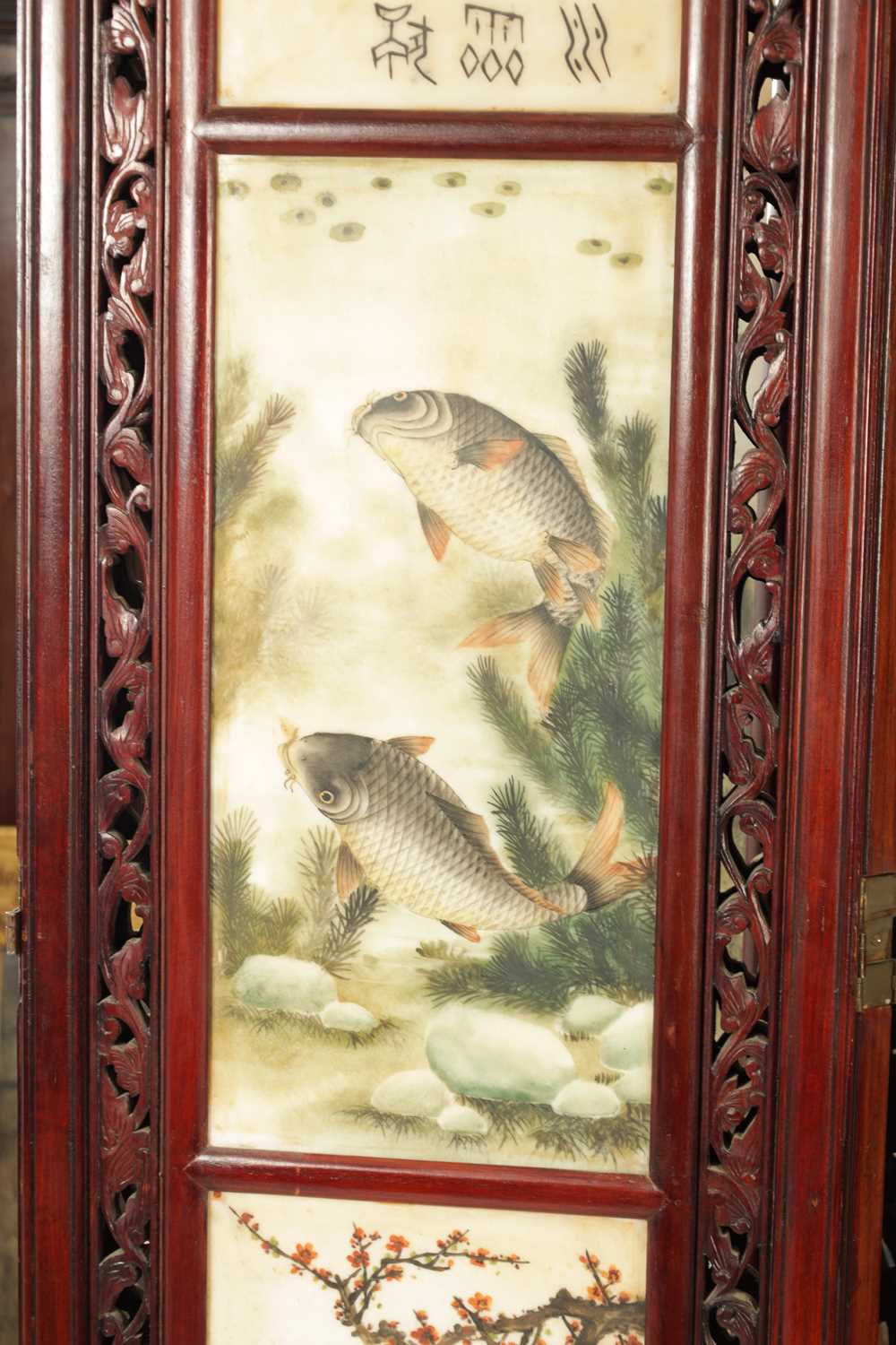 AN EARLY 20TH CENTURY CHINESE FOUR-SECTION FOLDING SCREEN - Image 10 of 10