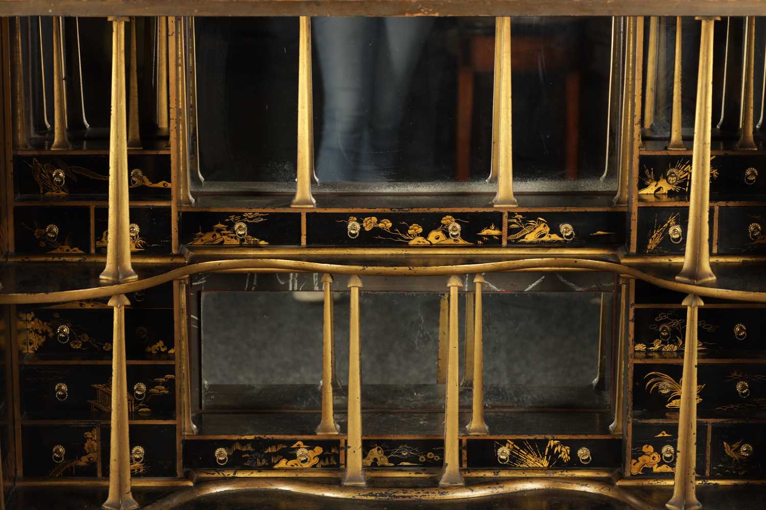 AN ENGLISH REGENCY CHINOISERIE DECORATED LACQUERWORK CABINET ON STAND - Image 4 of 9