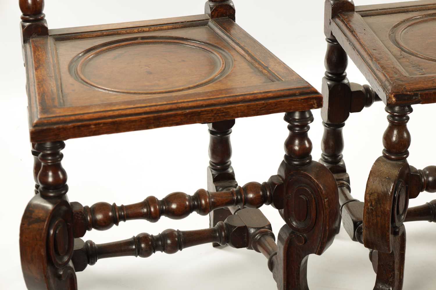 A RARE SET OF TEN EARLY 18TH CENTURY WILLIAM AND MARY STYLE OAK CHAIRS - Image 2 of 12