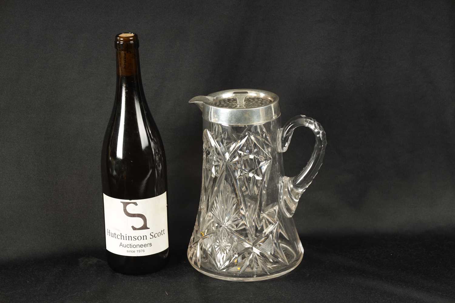 AN EARLY 20TH CENTURY CUT GLASS AND SILVER MOUNTED LEMONADE JUG - Image 2 of 10