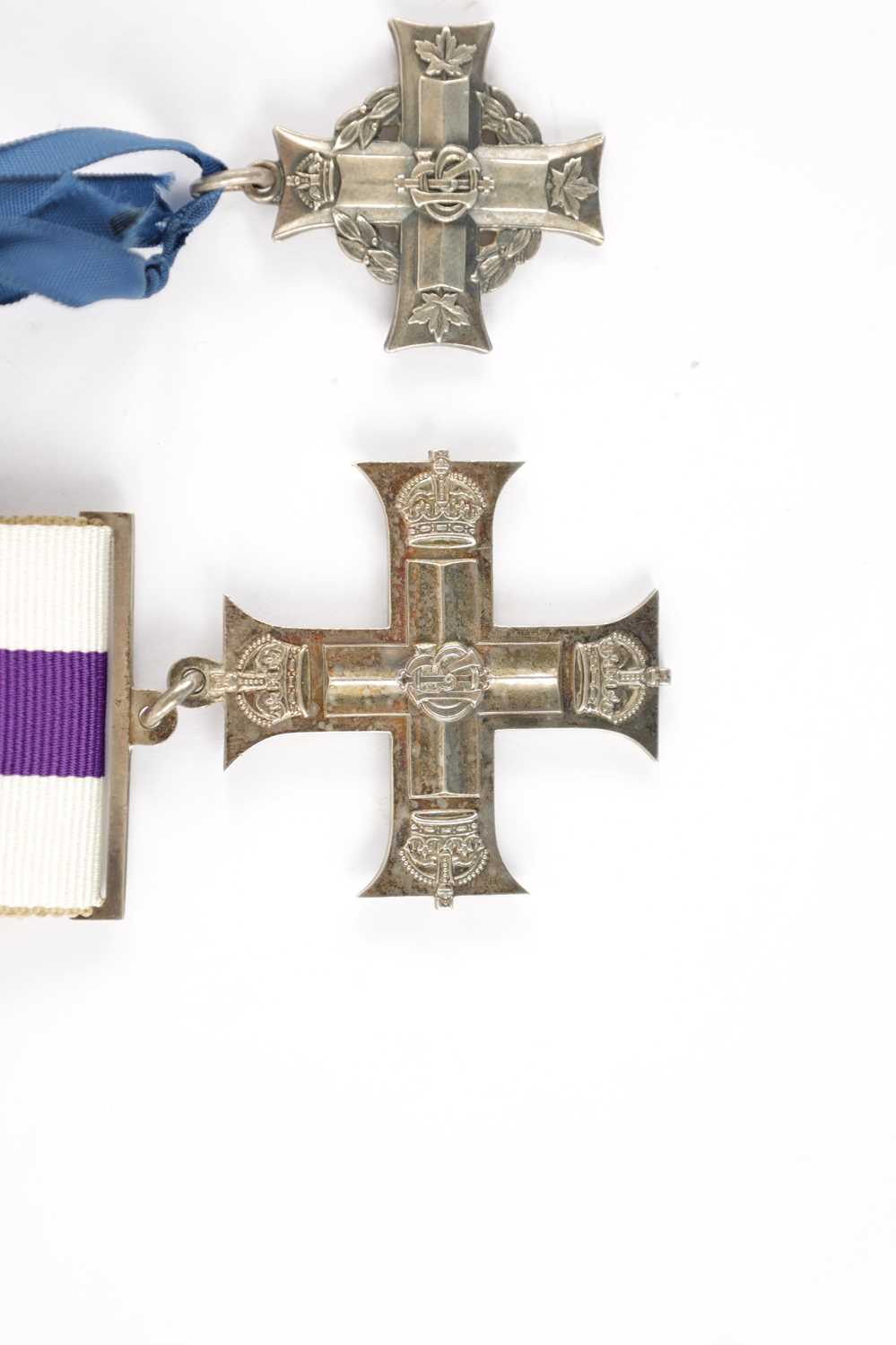 A MILITARY CROSS MEDAL AND A CANADIAN MEMORIAL CROSS - Image 2 of 5