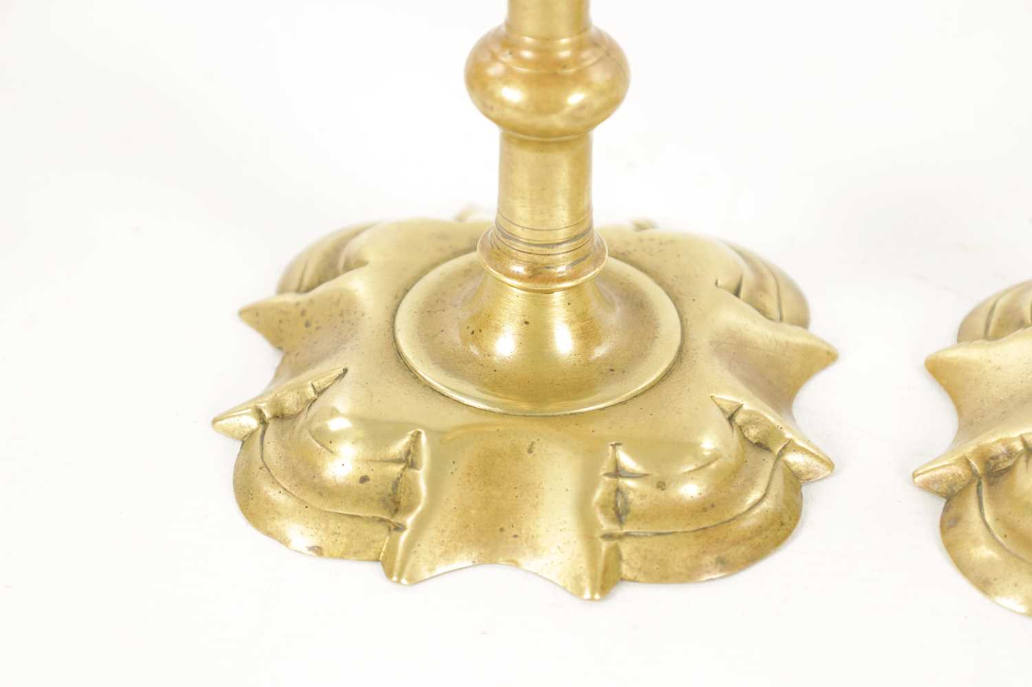 A PAIR OF MID 18TH CENTURY SEAMED CAST BRASS CANDLESTICKS - Image 3 of 8