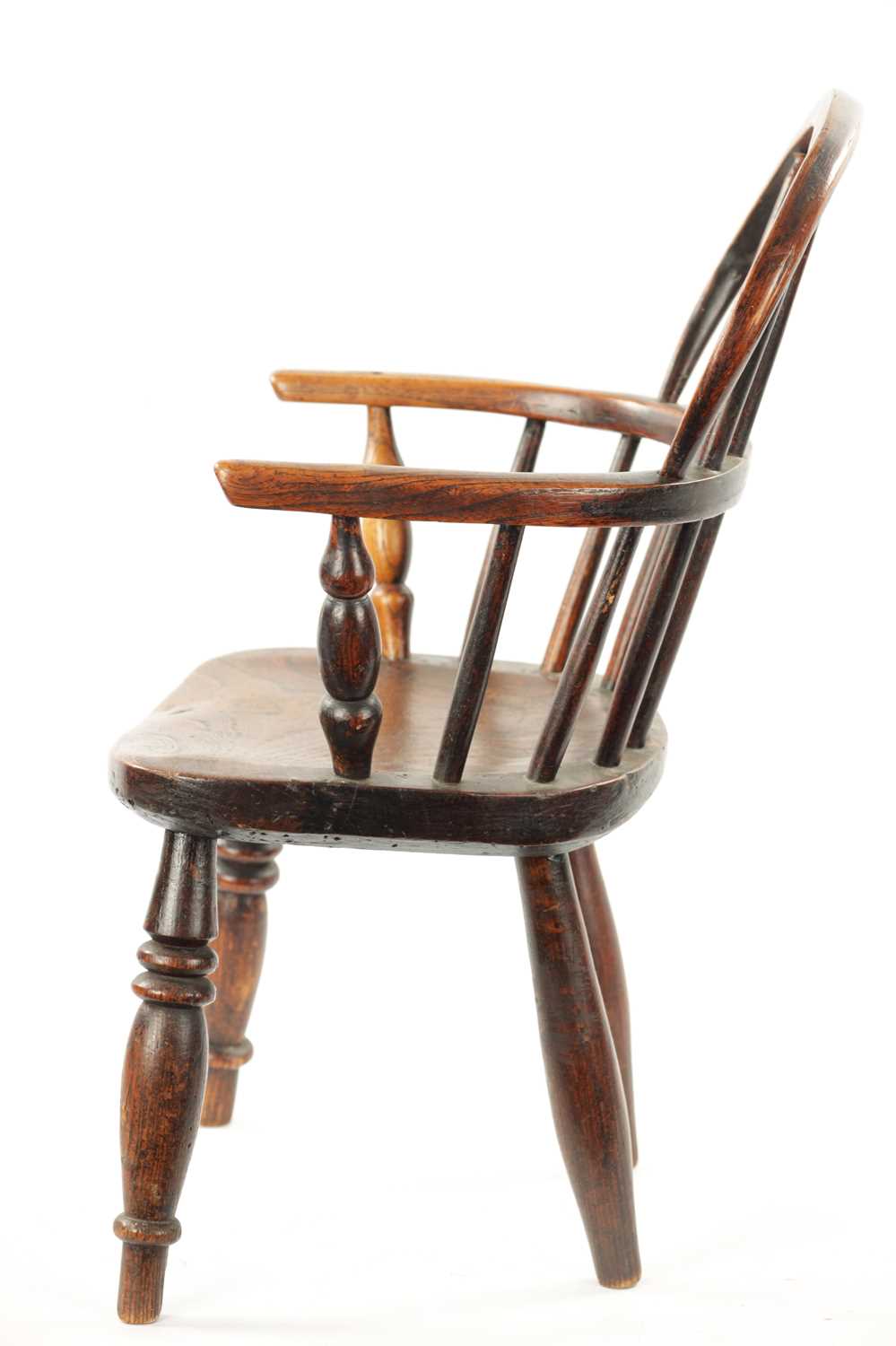 AN 18TH CENTURY ASH AND ELM CHILDS WINDSOR CHAIR - Image 7 of 9