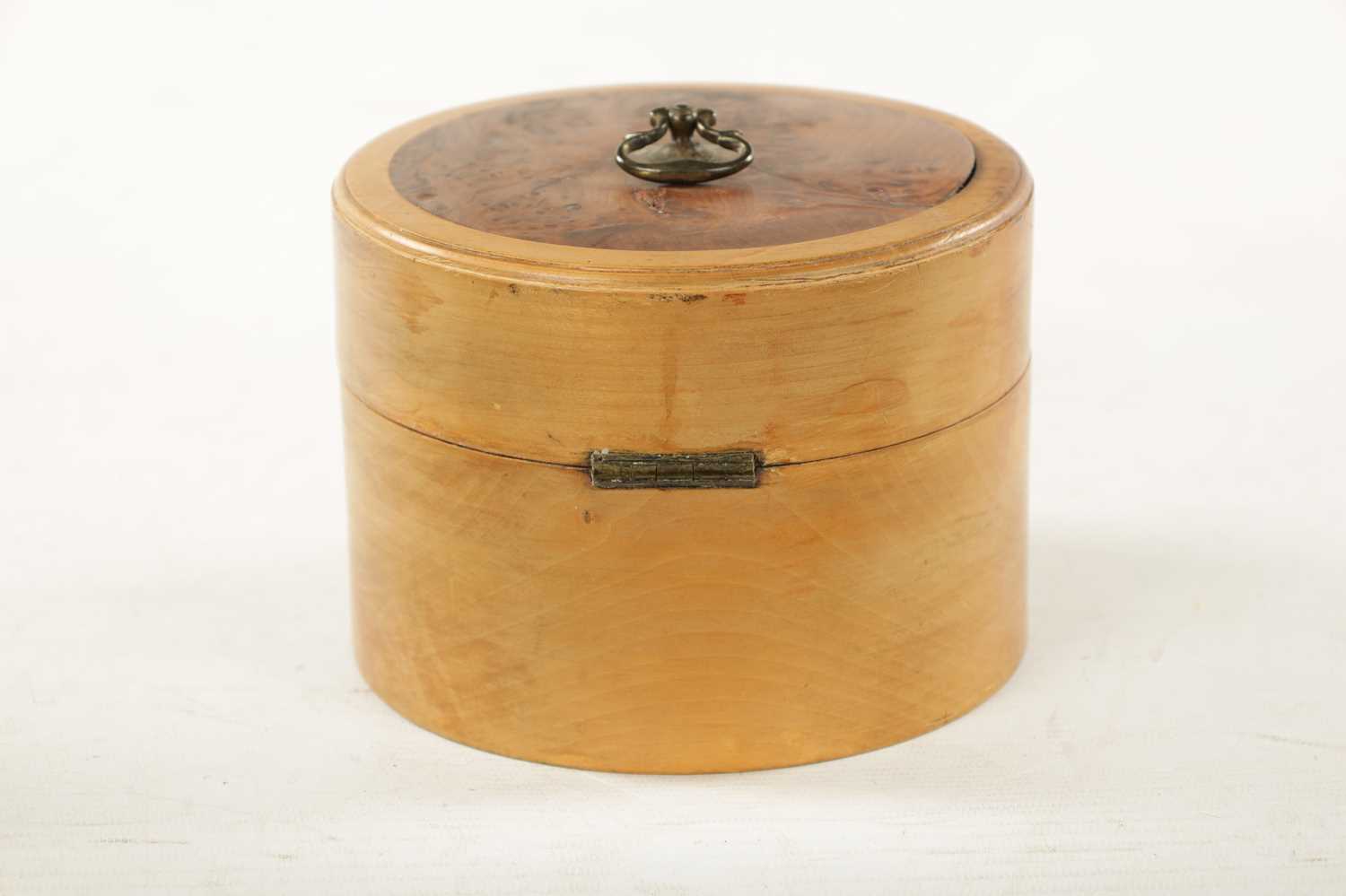A 19TH CENTURY FRUITWOOD CYLINDRICAL TEA CADDY - Image 5 of 5