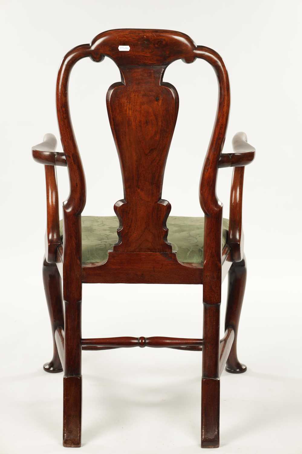 AN 18TH CENTURY WALNUT AND MARQUETRY INLAID ARM CHAIR - Image 9 of 10