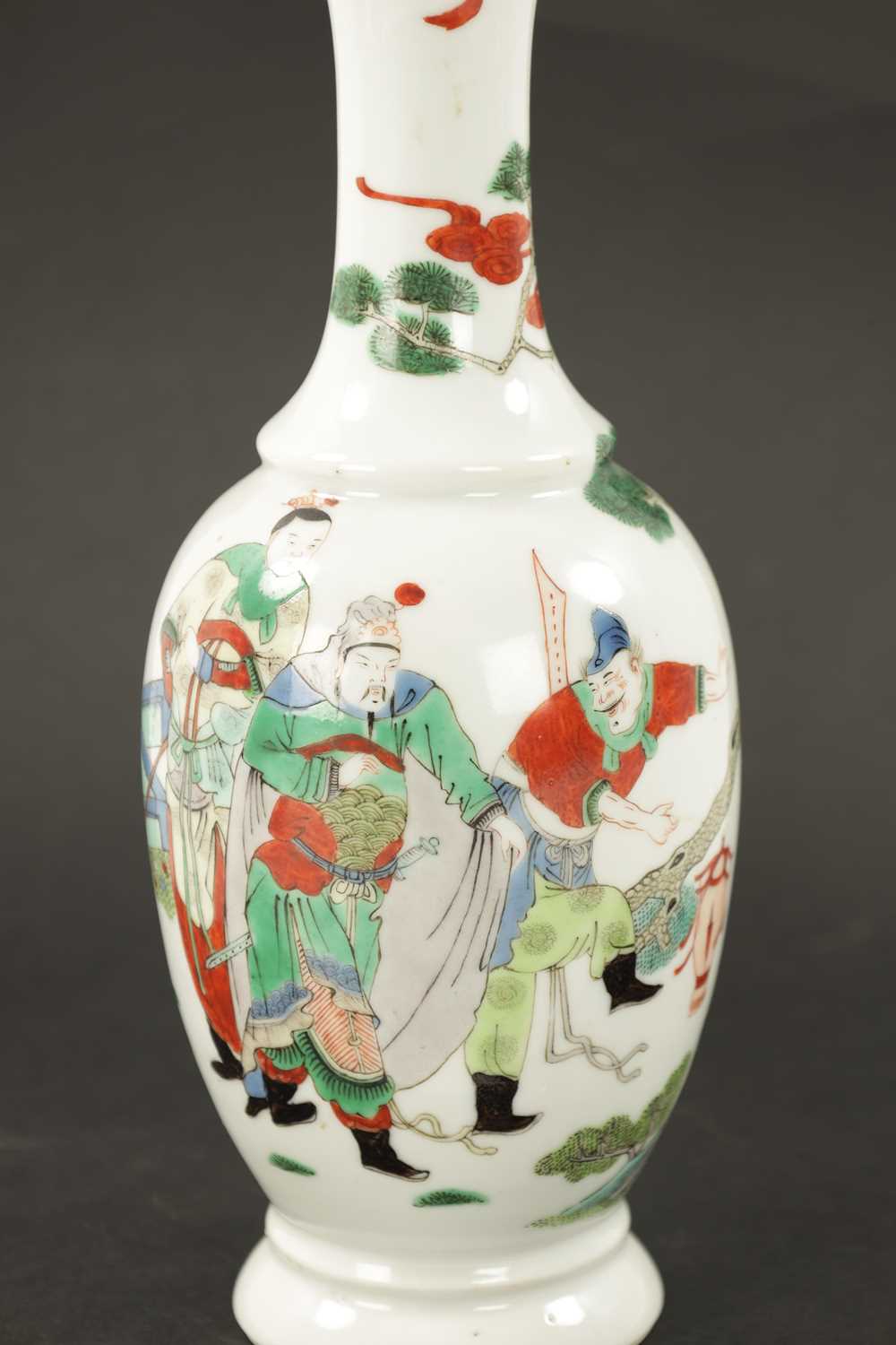 A 19TH CENTURY CHINESE FAMILLE VERTE VASE - Image 4 of 7