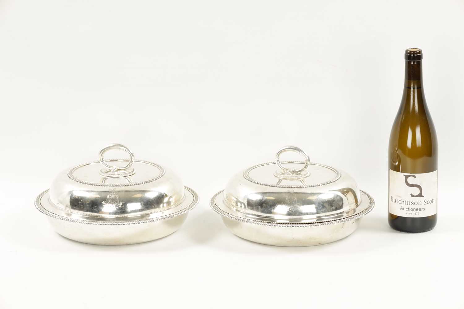 A GOOD PAIR OF PAUL STORR CIRCULAR SILVER ENTREE DISHES OF LARGE SIZE - Image 2 of 8