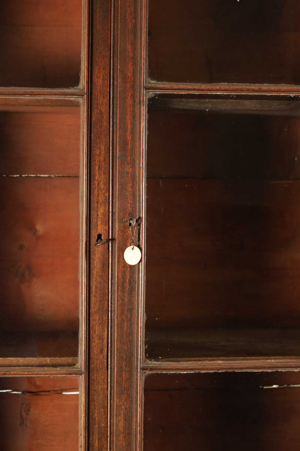 A RARE SMALL SIZED GEORGE II MAHOGANY BREAKFRONT LIBRARY BOOKCASE - Image 4 of 24