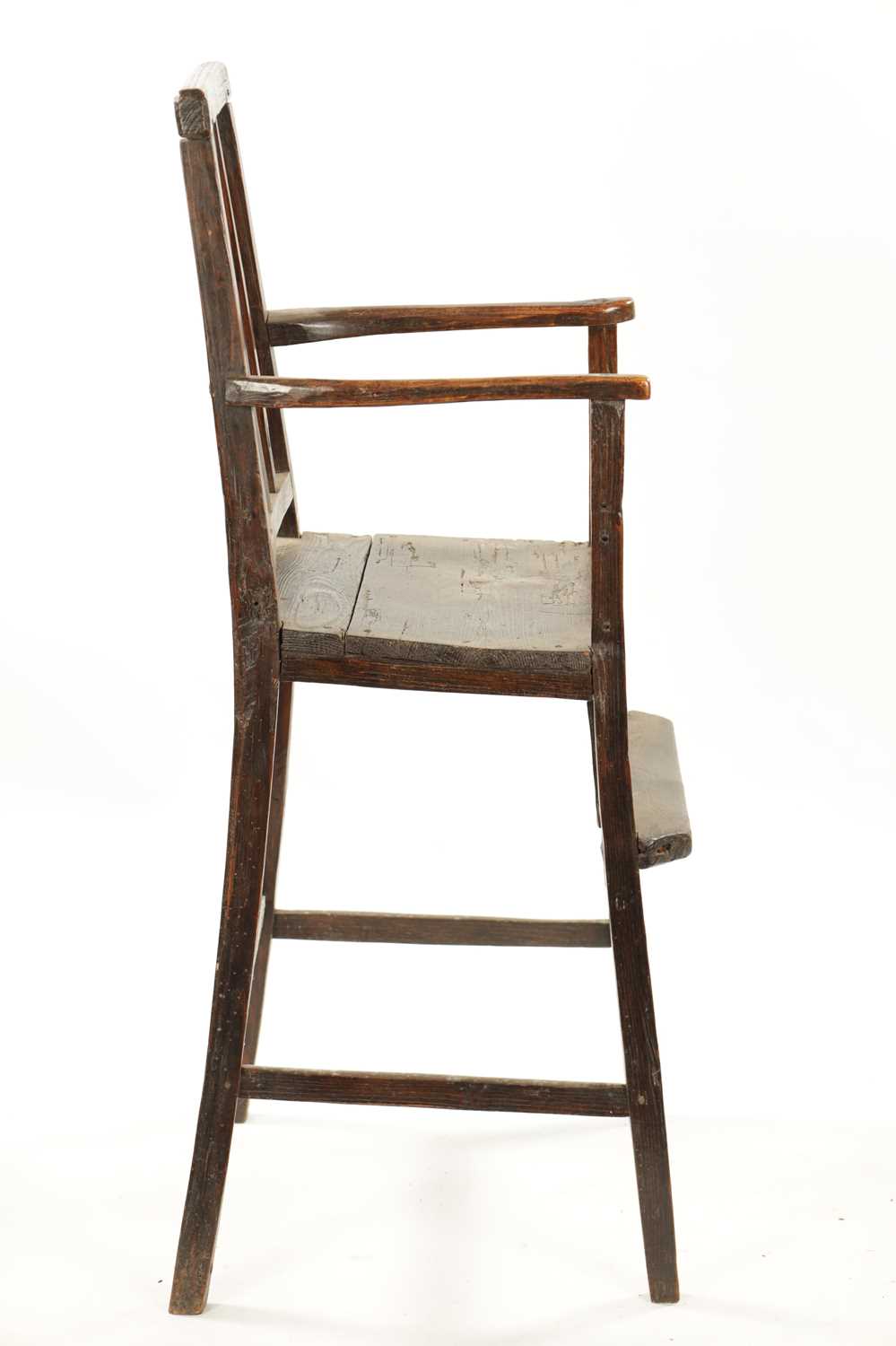 A PRIMITIVE 18TH CENTURY CHILDS FRUITWOOD SPLAT BACK HIGH CHAIR - Image 7 of 7