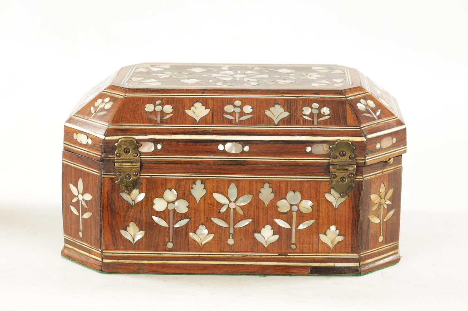 AN EARLY 18TH CENTURY SOUTH AMERICAN MOTHER OF PEARL INLAID BOX - Image 8 of 9