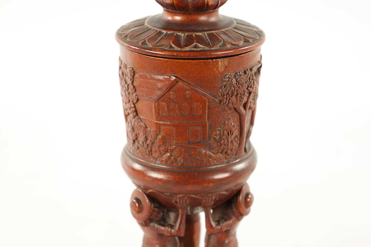 A FINE 19TH CENTURY BAVARIAN LINDEN-WOOD CARVED TREEN CHALIS AND COVER - Image 4 of 7