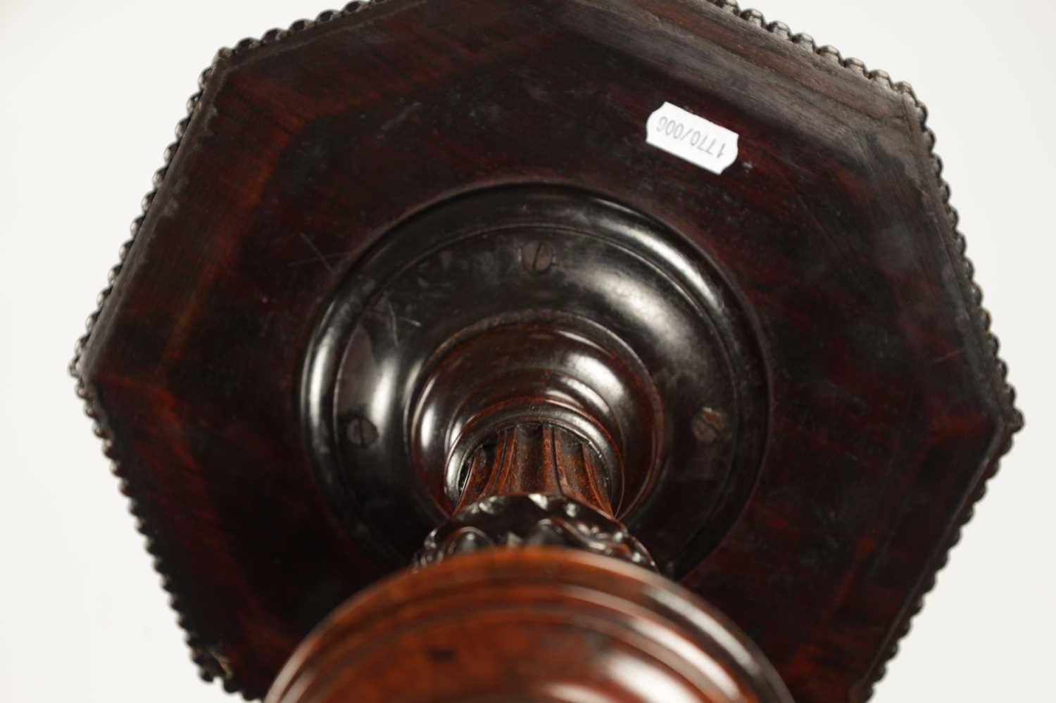 A MATCHED PAIR OF LATE REGENCY ROSEWOOD WINE TABLES IN THE MÄNNER OF GILLOWS - Image 10 of 12