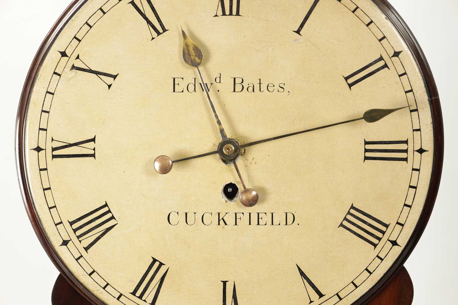 EDWARD BATES, CUCKFIELD. A GEORGE III MAHOGANY TAVERN CLOCK - Image 3 of 9