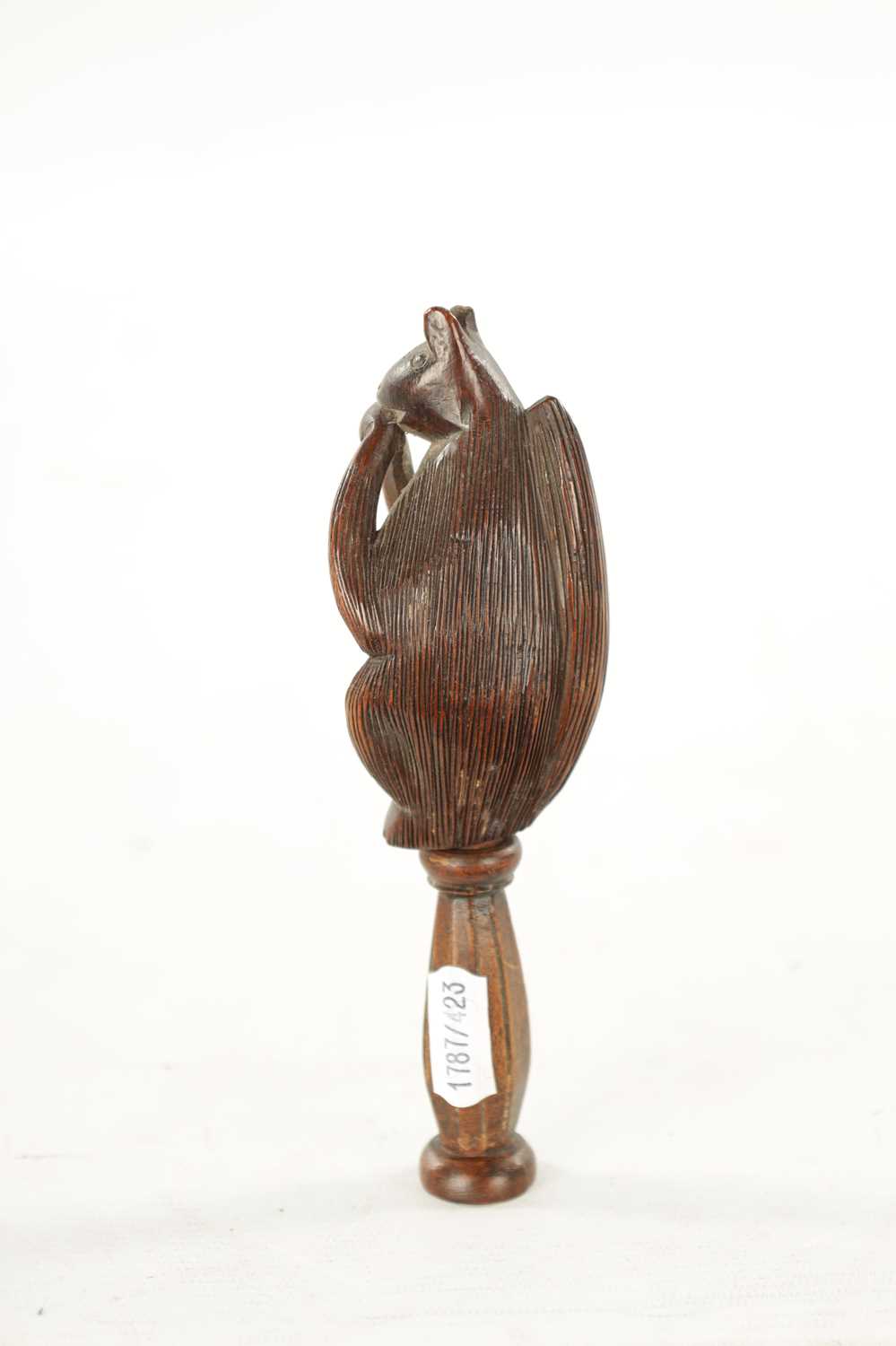 A 19TH CNEUTRY CARVED FRUITWOOD TREEN NUTCRACKER - Image 4 of 5