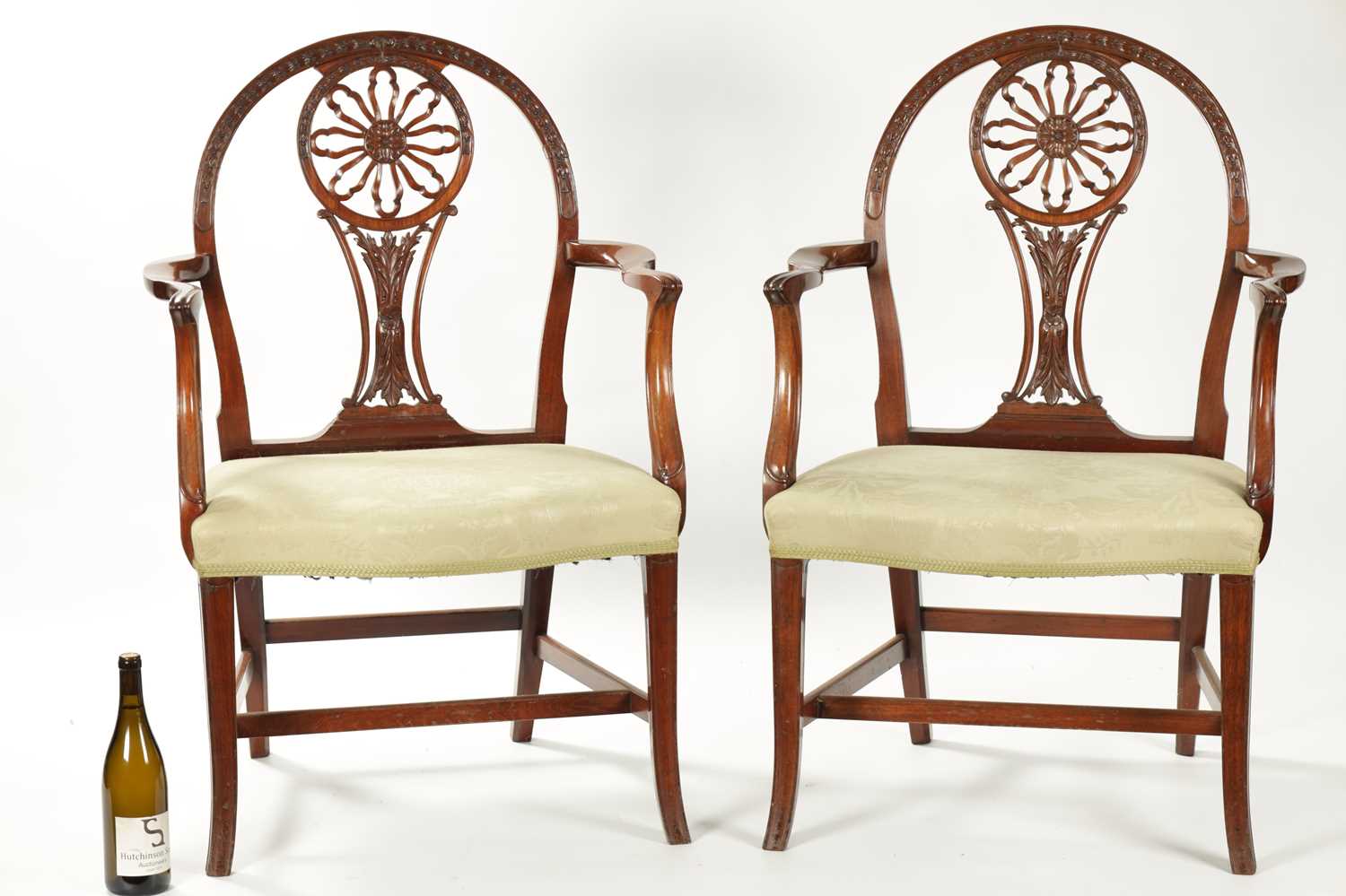 A PAIR OF 19TH CENTURY HEPPLEWHITE STYLE MAHOGANY ARMCHAIRS - Image 2 of 12