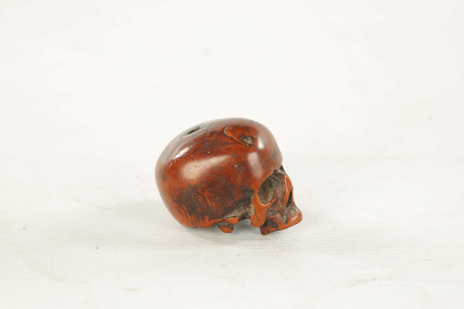 AN EARLY 19TH CENTURY CARVED BOXWOOD JAPANESE NETSUKE - Image 3 of 5