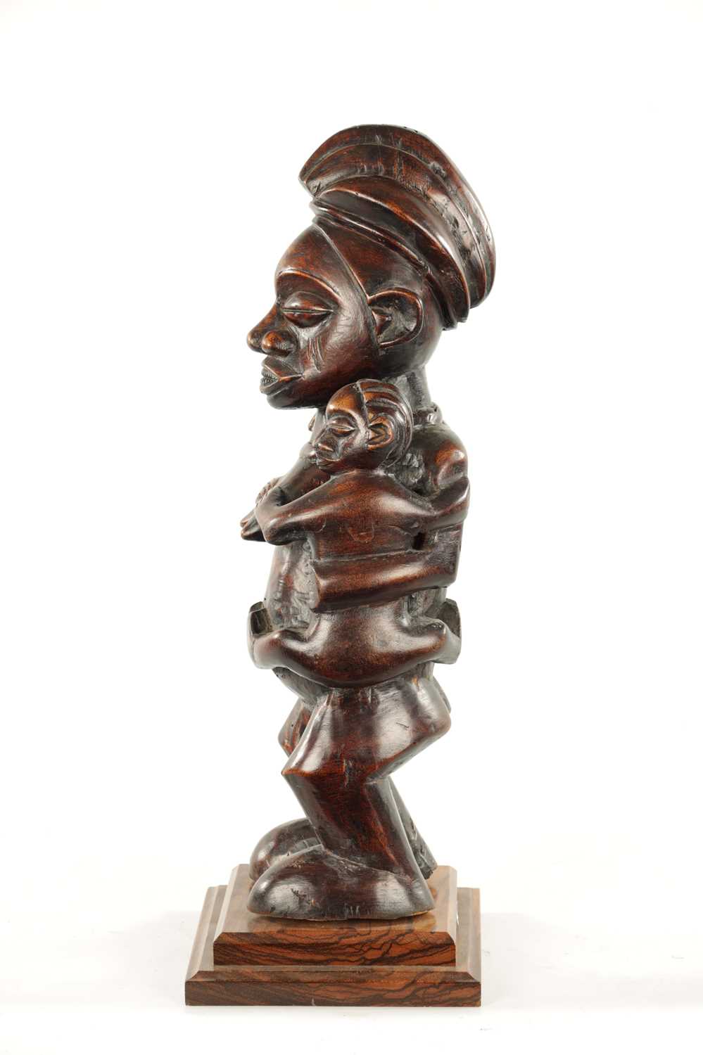 AN ANTIQUE CARVED HARDWOOD YAKA MATERNITY CONGO FIGURE - Image 4 of 7