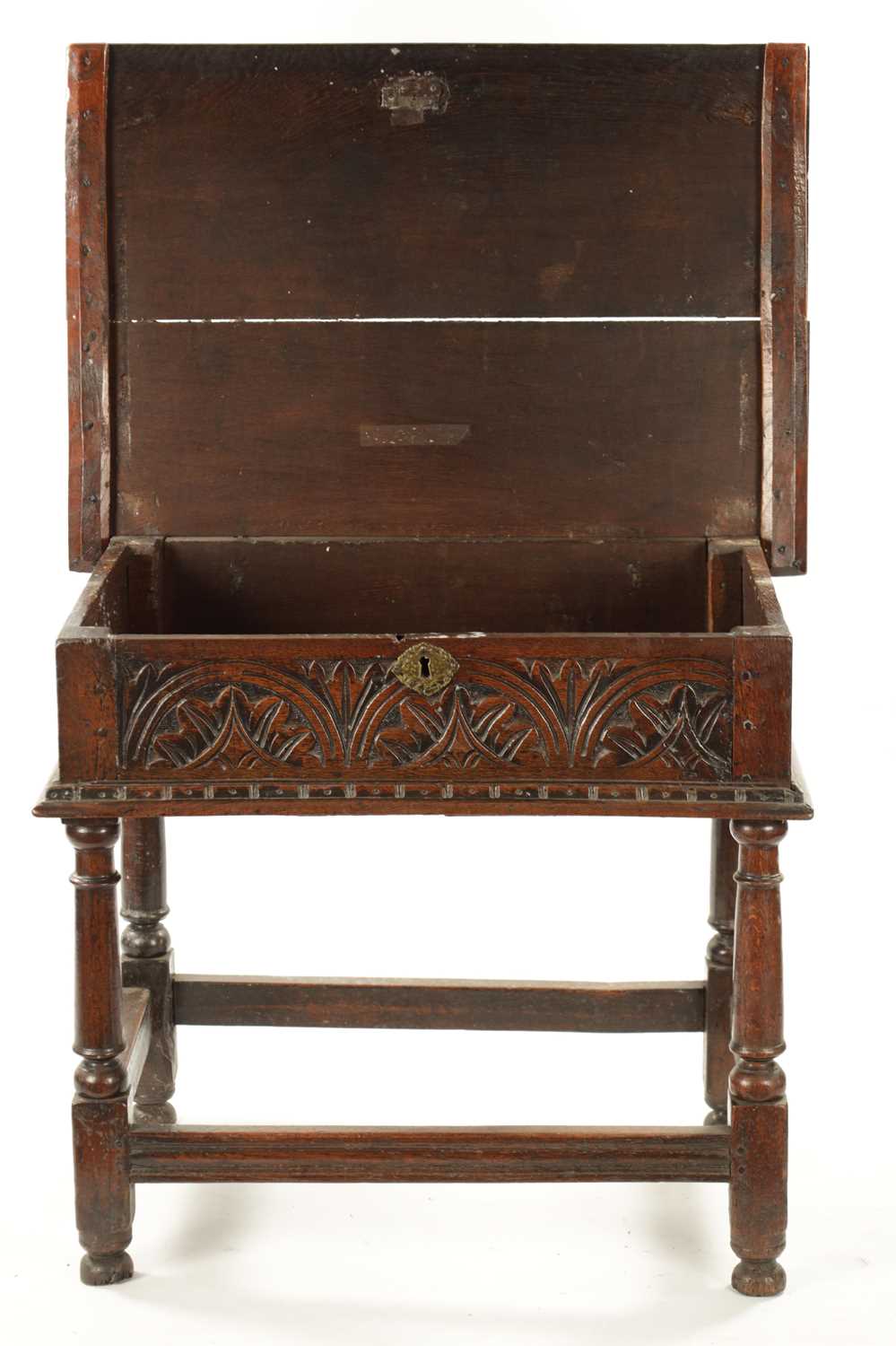 A RARE 17TH CENTURY JOINED OAK BOX TOP SIDE TABLE - Image 7 of 8