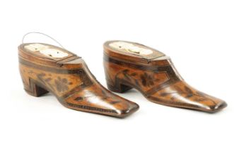 A PAIR OF EARLY 19TH CENTURY EUROPEAN ‘SHOE’ SNUFF BOXES