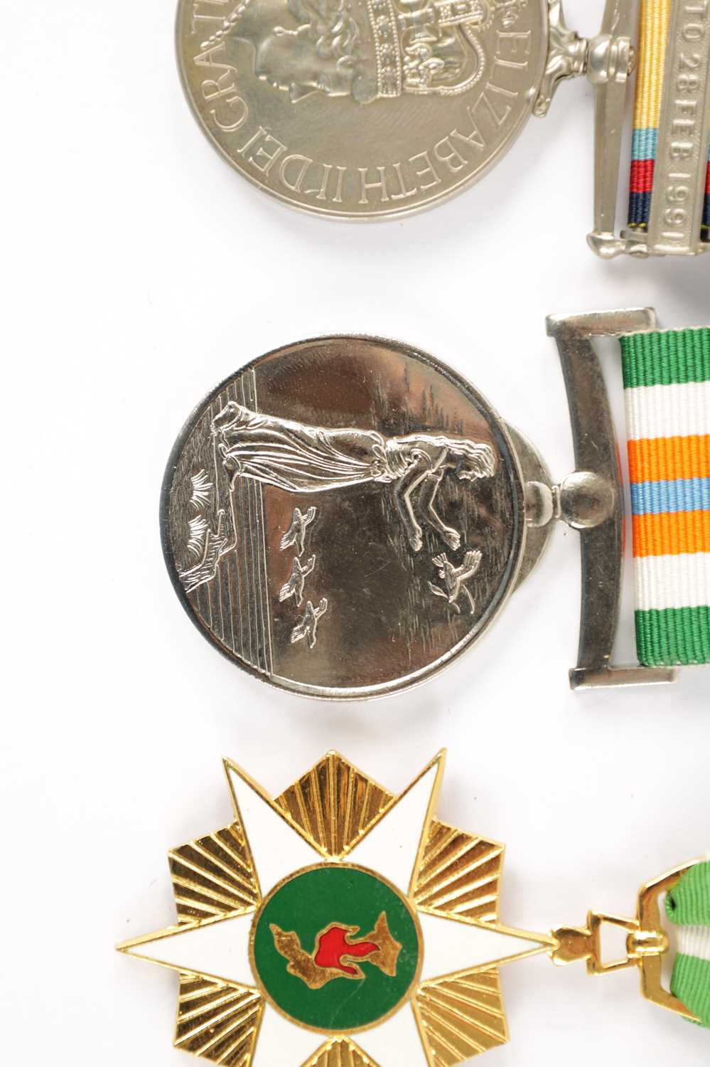 A COLLECTION OF SIX VARIOUS MEDALS - Image 3 of 15