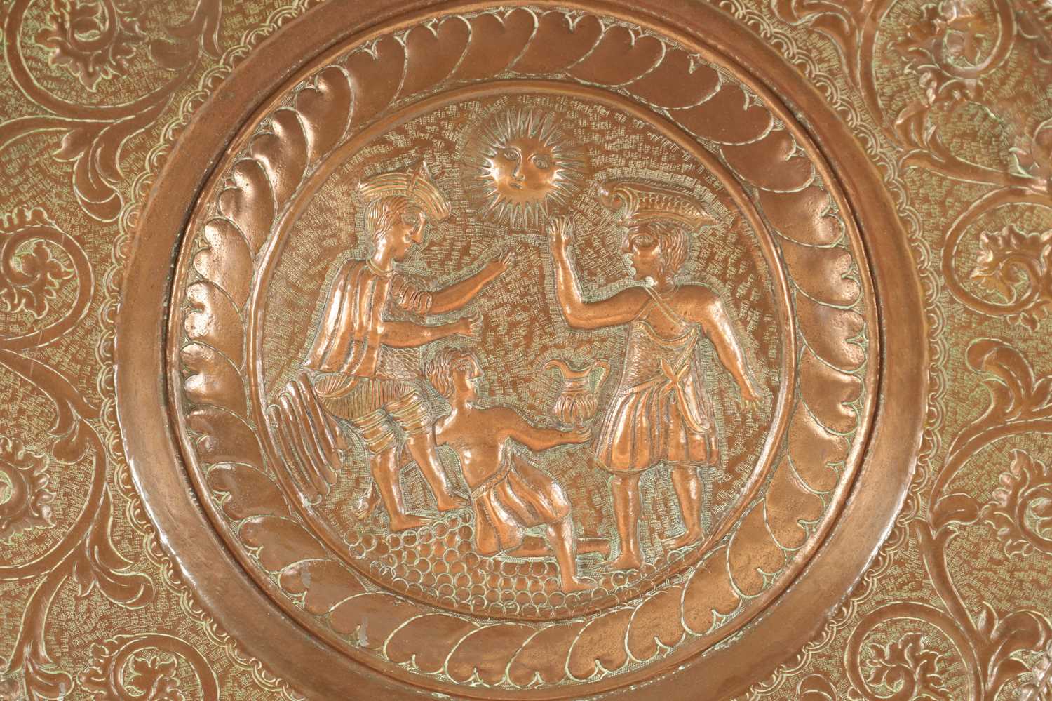 A 16TH / 17TH CENTURY EMBOSSED COPPER ALMS DISH OF LARGE SIZE - Image 3 of 6