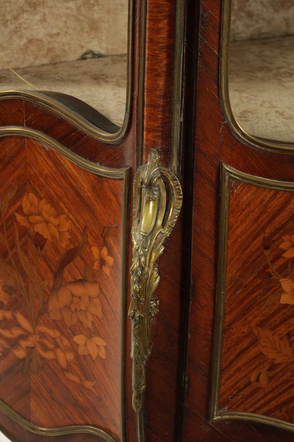 A 19TH CENTURY MARQUETRY INLAID ROSEWOOD RENE MARTIN DISPLAY CABINET / VITRENE - Image 5 of 9