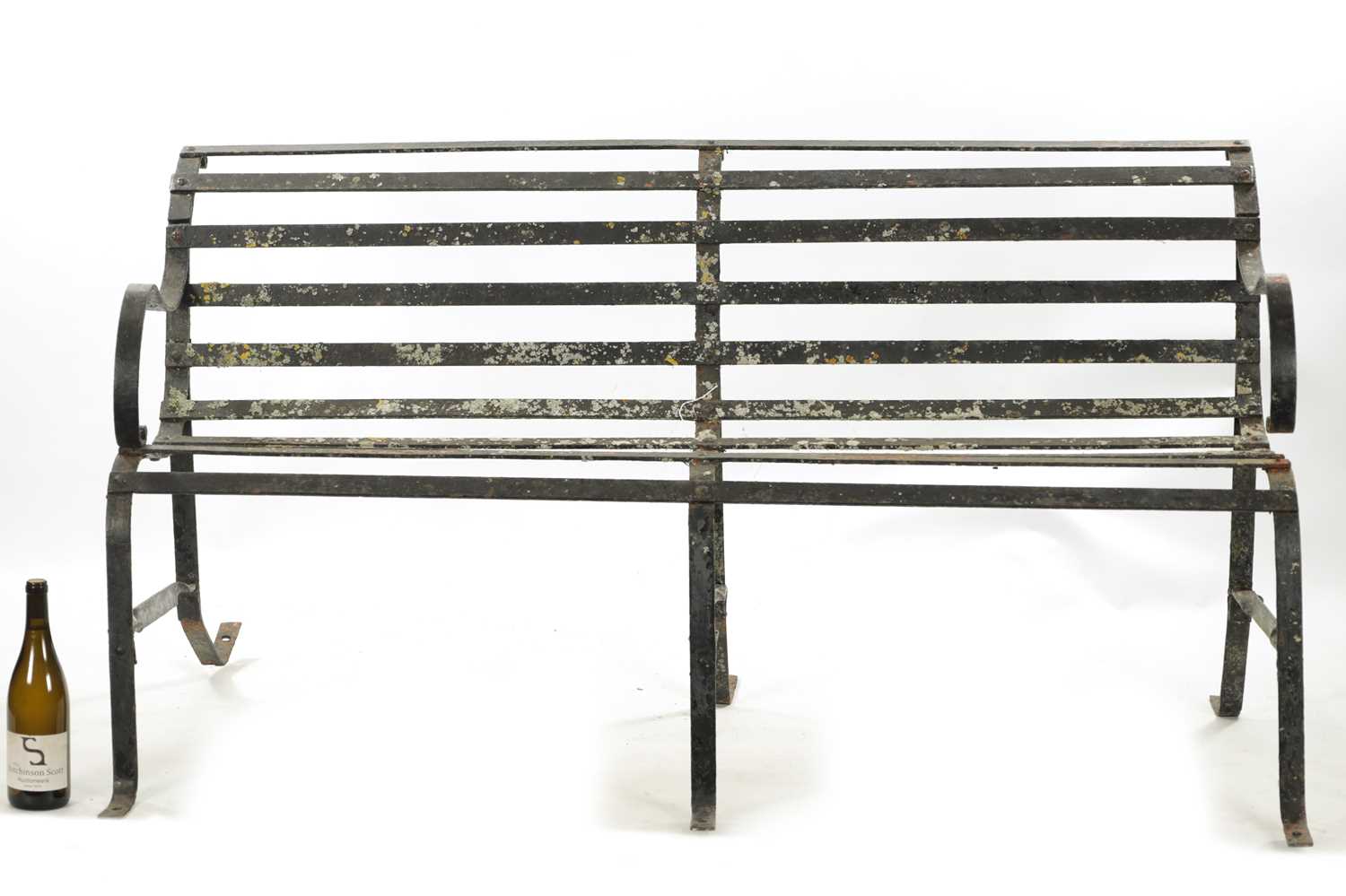 A REGENCY PAINTED CAST IRON GARDEN BENCH - Image 2 of 5