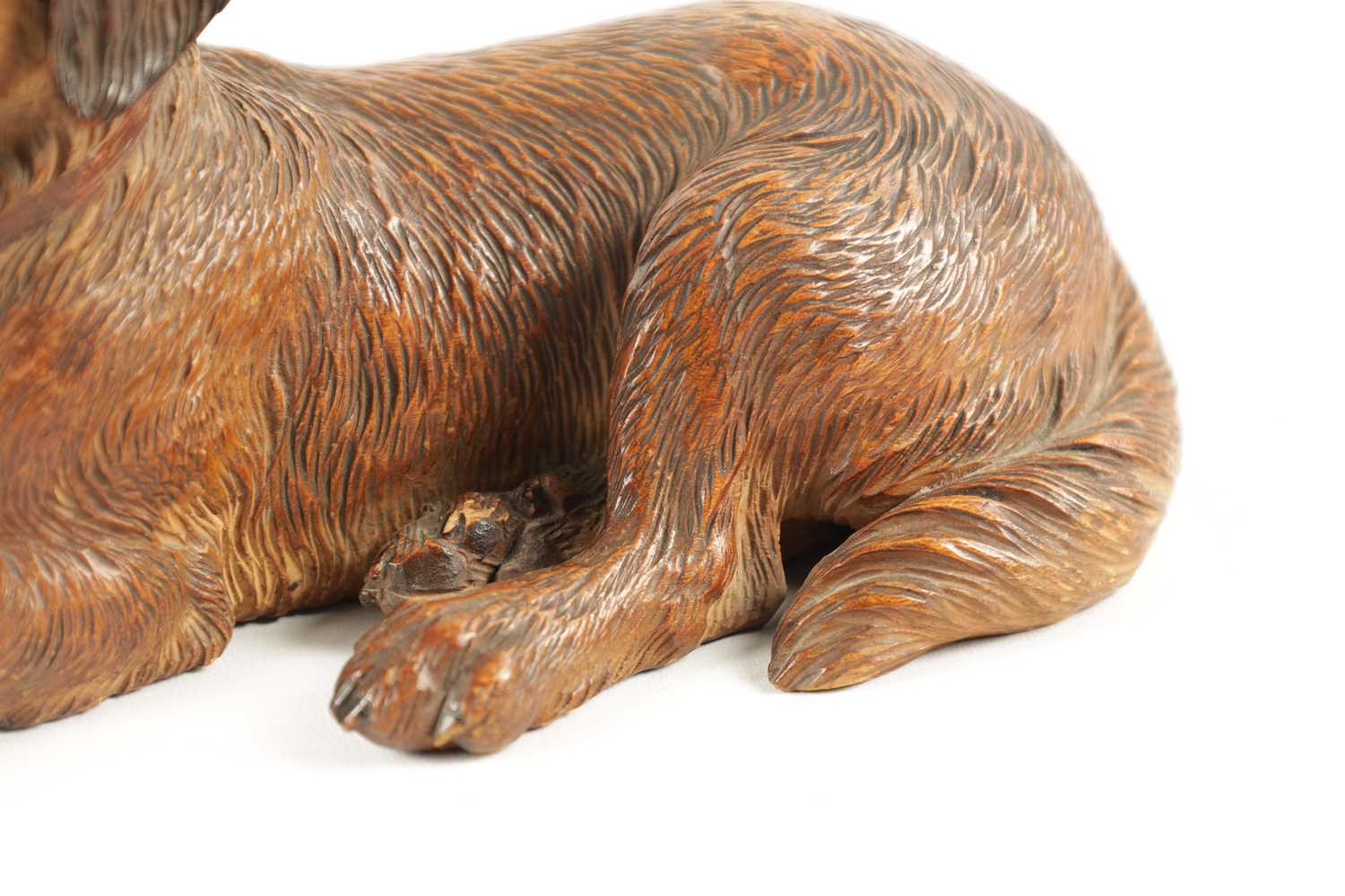 A 19TH CENTURY BLACK FOREST CARVED LINDEN WOOD DOG SCULPTURE - Image 4 of 8