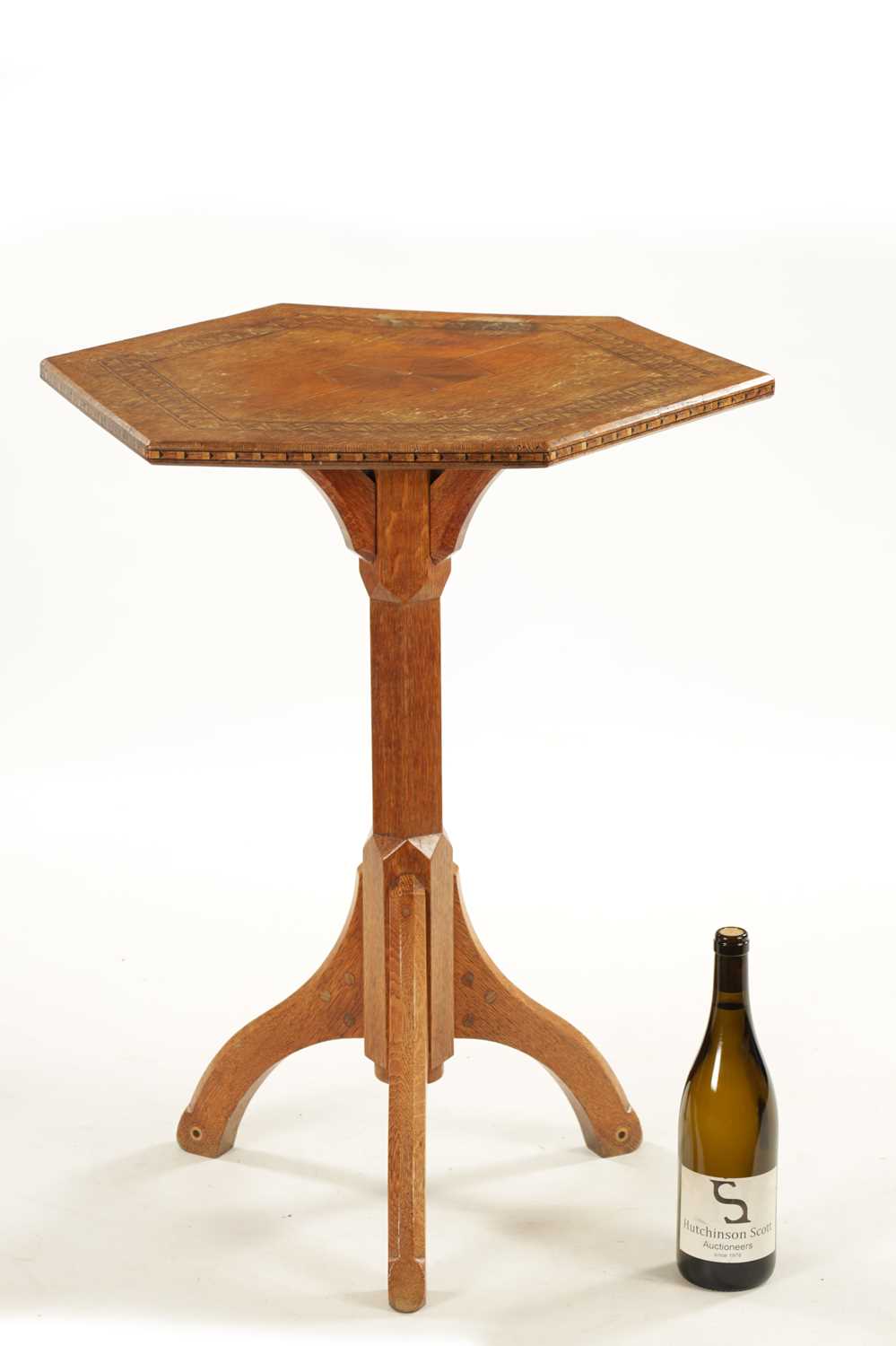 AN EARLY 20TH CENTURY AESTHETIC PERIOD OCTAGONAL PUGINESQUE INLAID OAK OCCASIONAL TABLE - Image 4 of 6