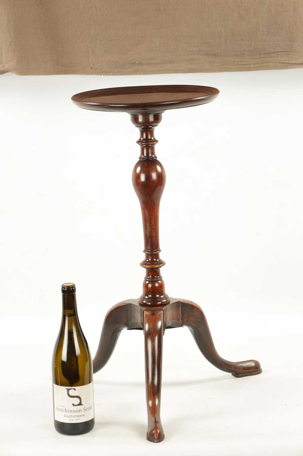 A GEORGE III MAHOGANY CANDLE STAND - Image 5 of 7