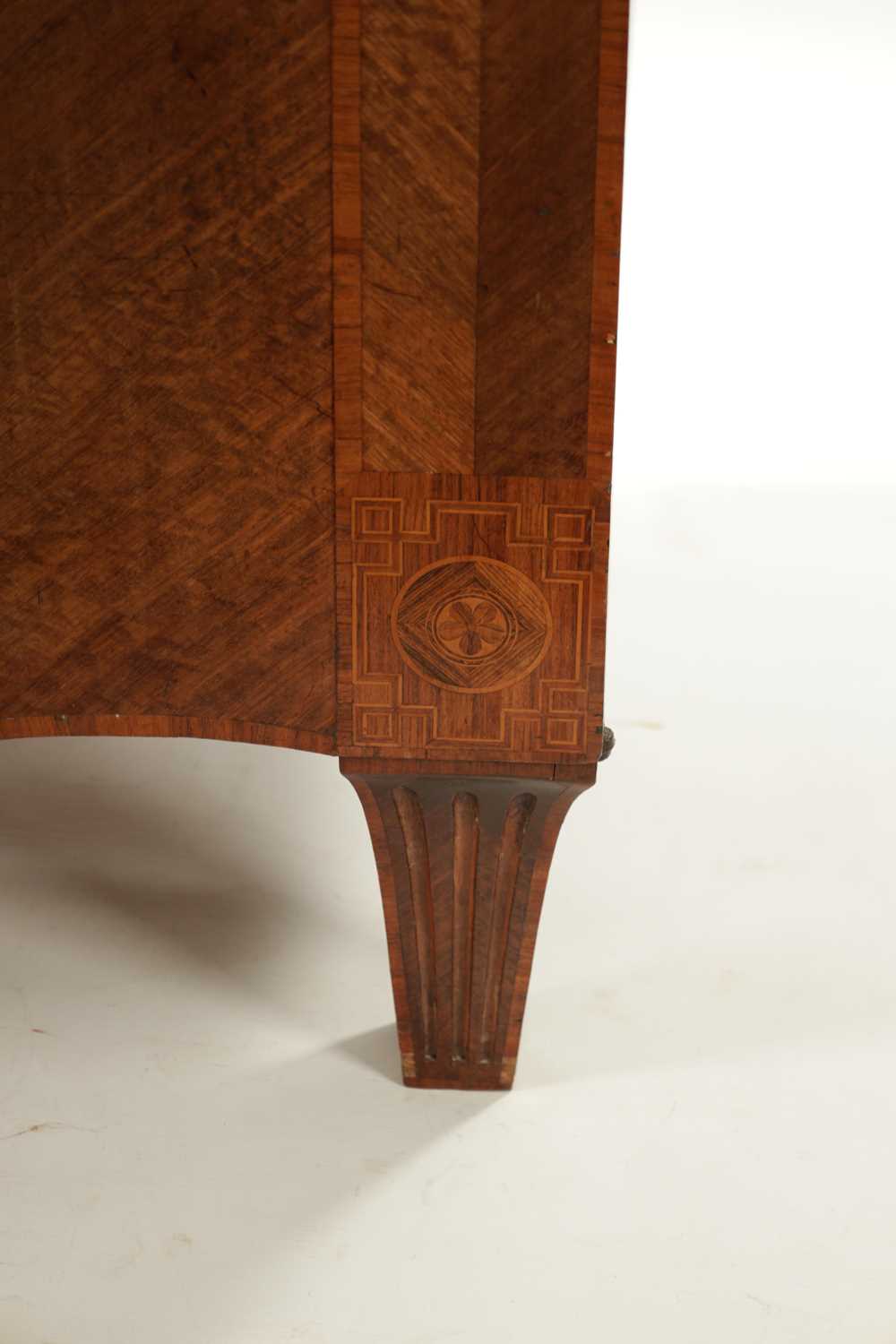 A FINE AND IMPORTANT GEORGE III SERPENTINE TULIPWOOD AND MARQUETRY MAHOGANY COMMODE ATTRIBUTED TO CH - Image 4 of 18