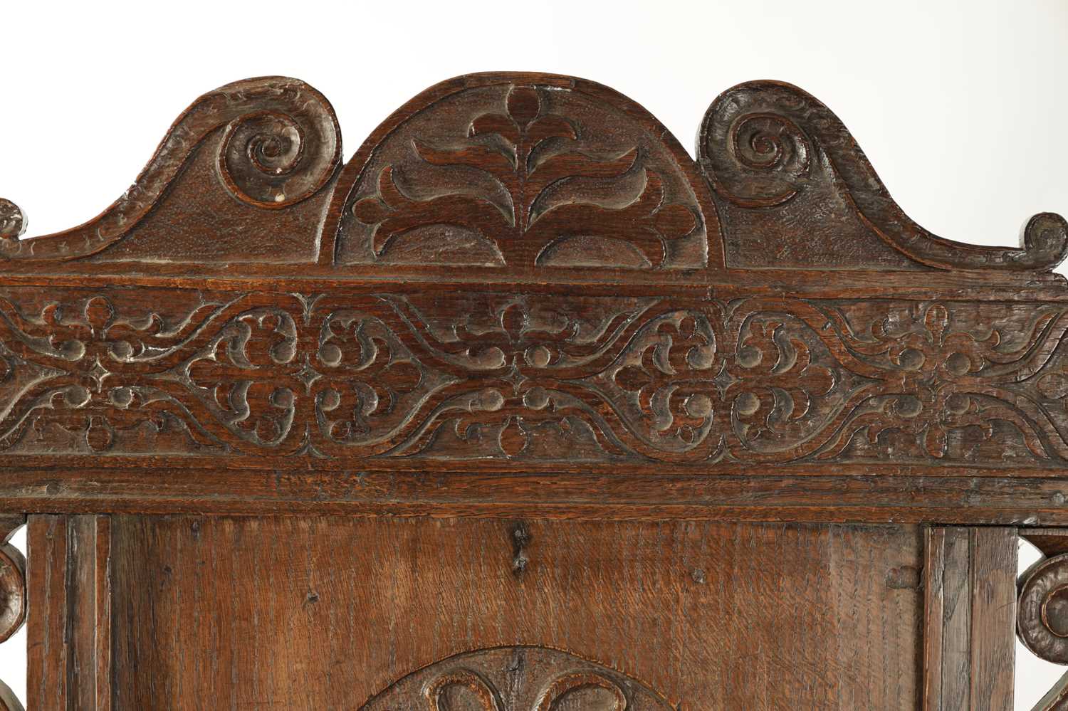 A 17TH CENTURY WAINSCOT CHAIR WITH TUDOR ROSE - Image 4 of 17