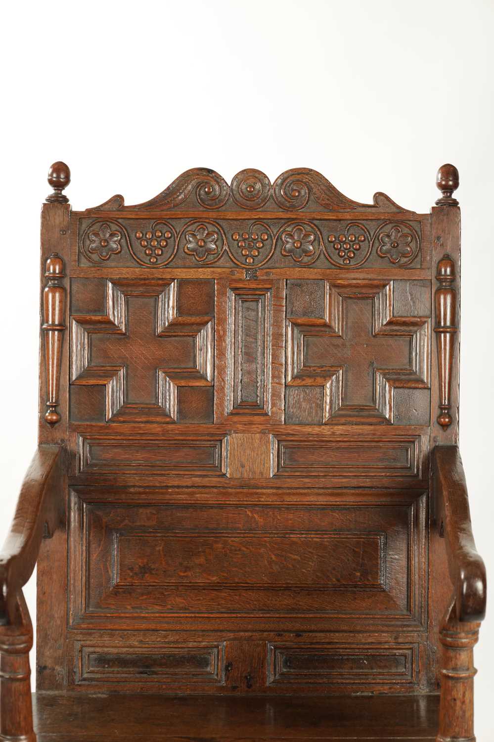 A 17TH CENTURY CARVED OAK JACOBEAN STYLE WAINSCOT CHAIR - Image 3 of 13