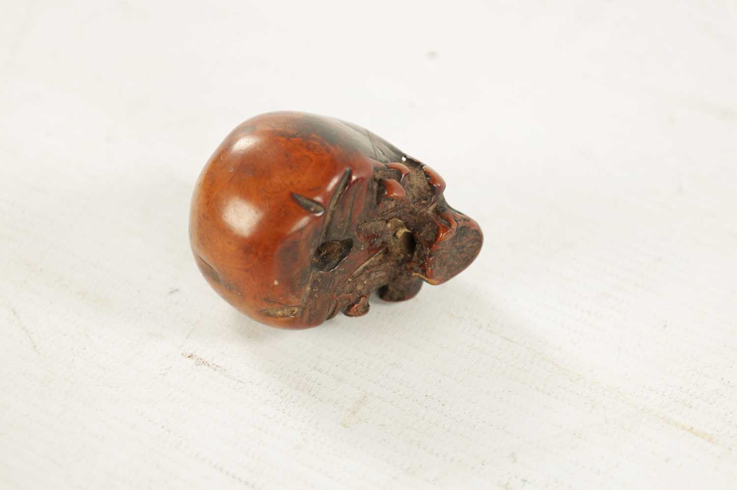 AN EARLY 19TH CENTURY CARVED BOXWOOD JAPANESE NETSUKE - Image 5 of 5
