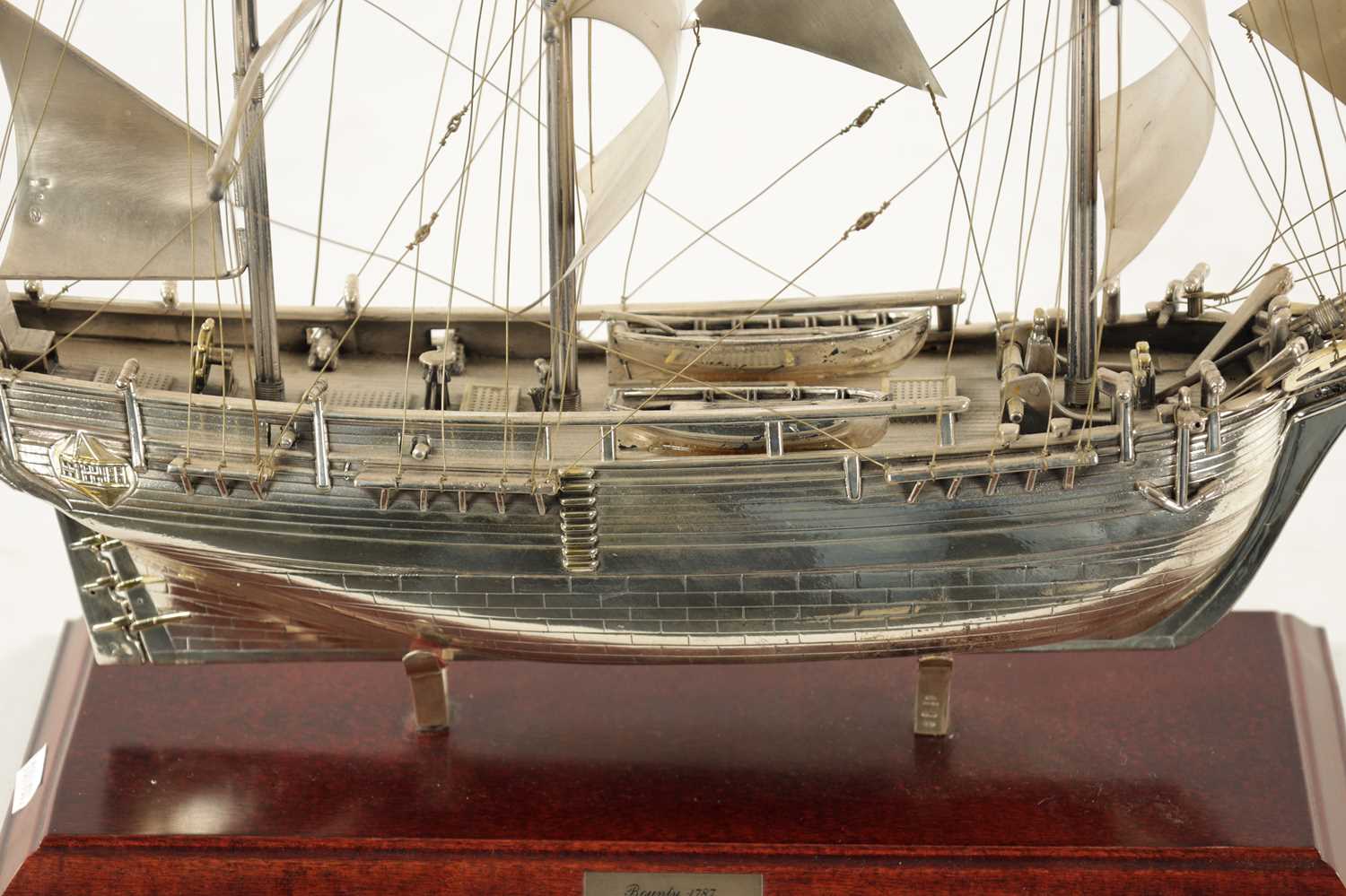 A 20TH CENTURY SILVER MODEL OF THE FAMOUS HMS BOUNTY SHIP - Image 4 of 11