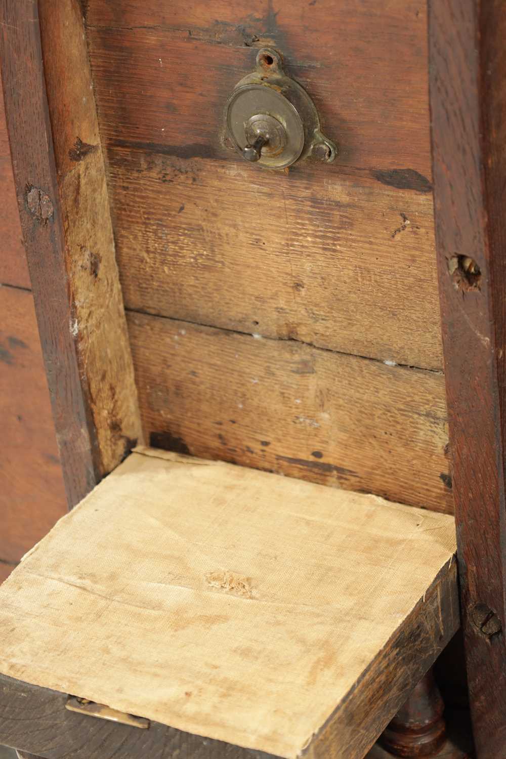 AN 18TH CENTURY WELSH OAK TRIPOD TABLE - Image 4 of 6