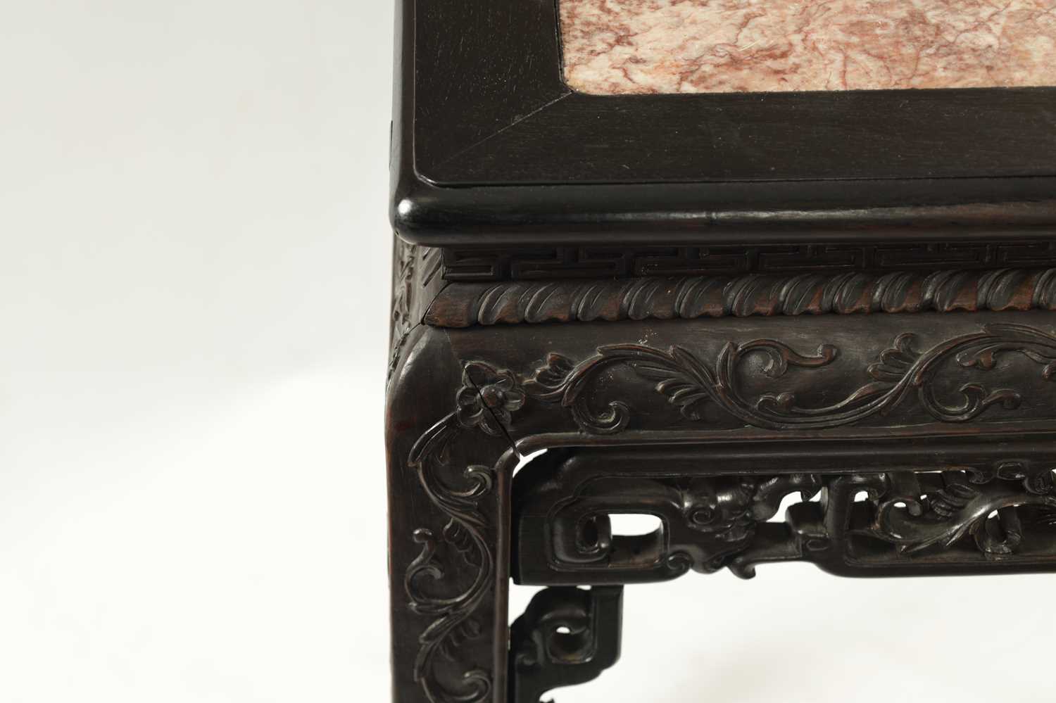 A 19TH CENTURY CHINESE HARDWOOD ALTAR TABLE - Image 6 of 7