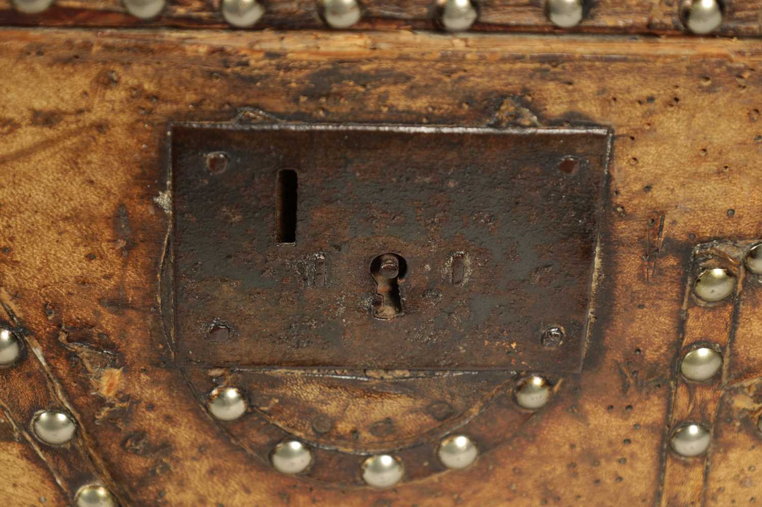 A 17TH CENTURY DOME TOP STUDDED LEATHER TRUNK - Image 11 of 14