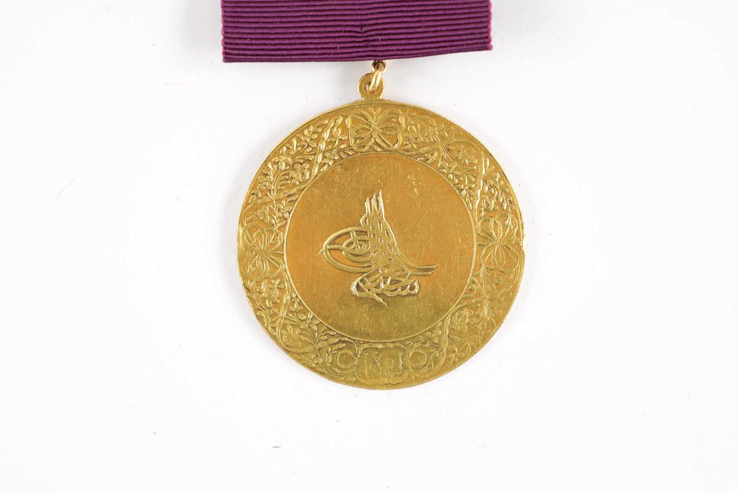 A GOLD SULTAN’S MEDAL FOR EGYPT 1801 - Image 3 of 5