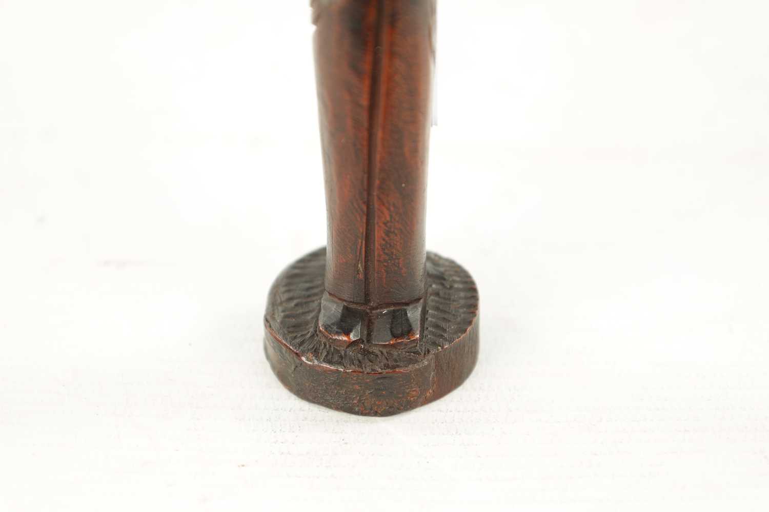 A 19TH CENTURY CONTINENTAL CARVED FRUITWOOD FIGURAL PIPE AND STAND - Image 4 of 6