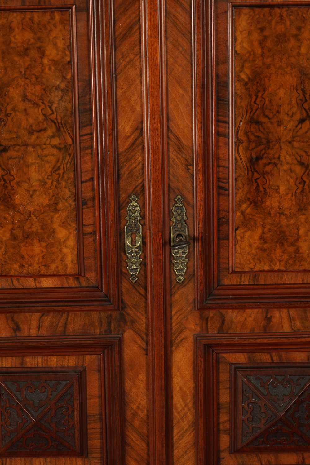 A 19TH CENTURY BURR WALNUT SIDE CABINET - Image 3 of 7