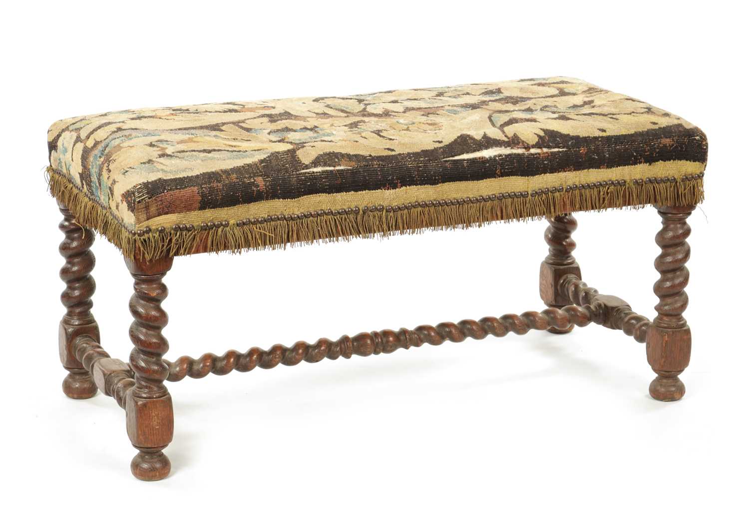 A WILLIAM & MARY OAK BARLEY TWIST STOOL