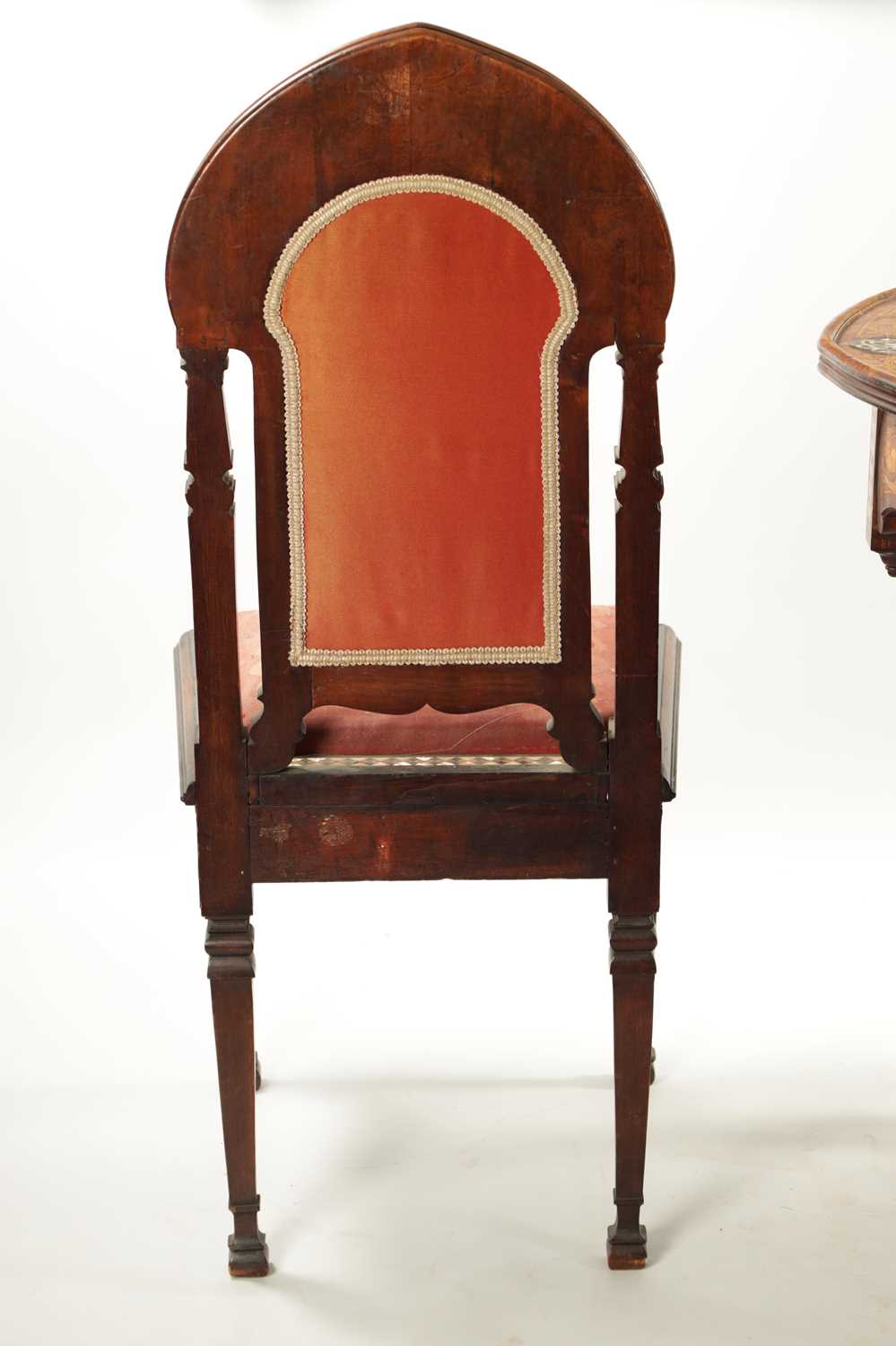 AN ART NOUVEAU OTTOMAN ISLAMIC STYLE WRITING TABLE AND TWO CHAIRS - Image 9 of 12