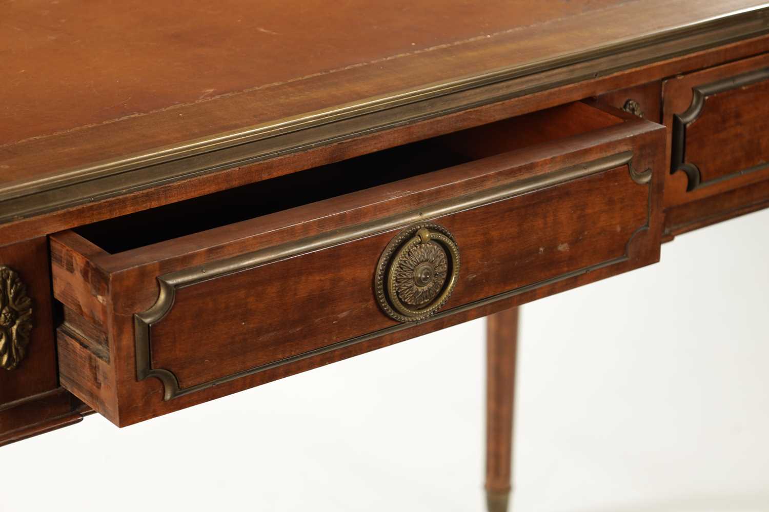 A 19TH CENTURY ORMOLU MOUNTED MAHOGANY EMPIRE STYLE WRITING TABLE - Image 4 of 5